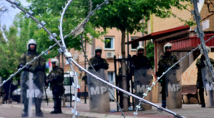 Vazhdojnë protestat e serbëve, liderët evropianë diskutojnë sot për Kosovën