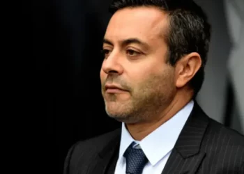 Ka përdorur stadiumin si kolateral për blerjen e Sampdorias, tifozët e Leeds zemërohen me Radrizzanin