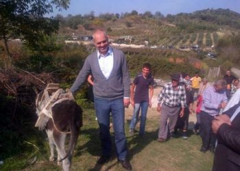 Vasili ‘ngre lart’ punën e Ramës: Ka shtuar vetëm numrin e gomerëve