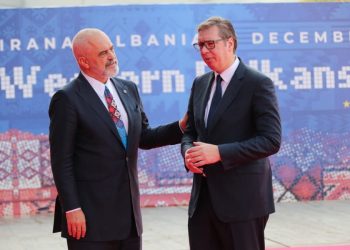 Vasili: Rama, ky renegat i Vuçiç po kthen planin e ndarjes së Kosovës