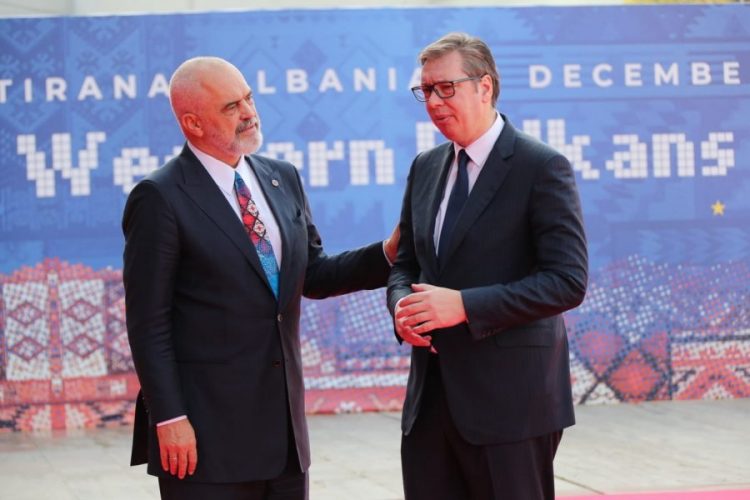Vasili: Rama, ky renegat i Vuçiç po kthen planin e ndarjes së Kosovës