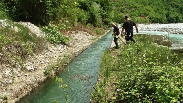 52-vjeçari gjendet i vdekur pranë kanalit vaditës, dyshimet e para