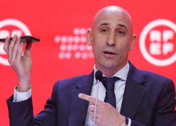 Pushimi nga puna nuk u prit mirë, sulmohet shtëpia e Rubiales