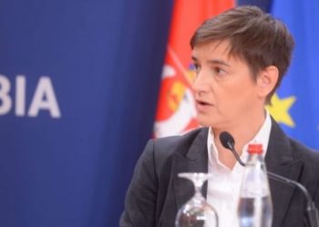 Protestat e opozitës në Serbi, kryeministrja Ana Brnabiç: Jam e gatshme të jap dorëheqjen, por Vuçiç e refuzon