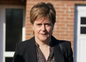 Skandal! Policia arreston ish-kryeministren