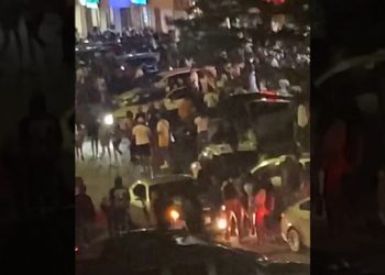 SHBA/ Sulm me armë në qendër tregtare, raportohet për dhjetëra të plagosur