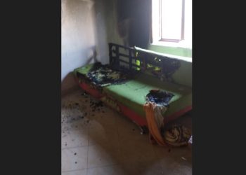 FOTO/ Flakët përfshijnë banesën në Pogradec, pëson dëmtime një grua