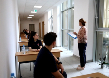 Kritika për maturën shtetërore, ekspertët: Të rikthehet testimi në gjimnaze