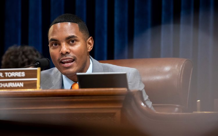 Ligjvënësi amerikan: SHBA të mbështesë Kosovën, jo satelitët e Rusisë