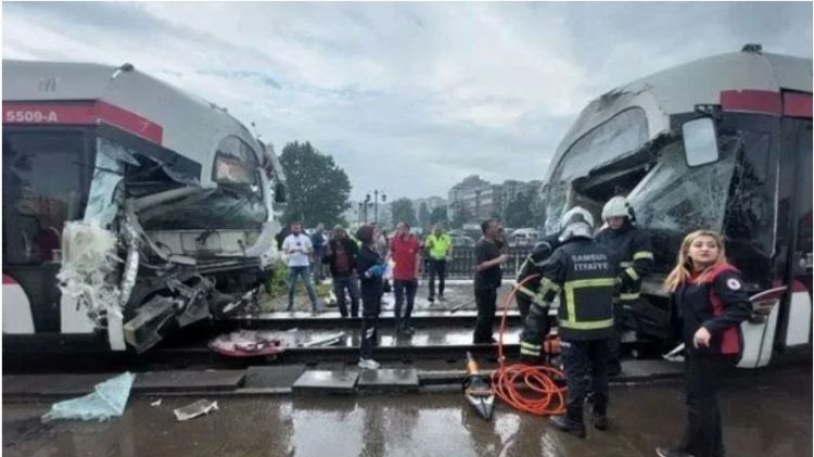 Turqi/ Dy tramvajë përplasen kokë më kokë, mbi 20 të plagosur
