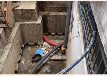 Vendstrehimi i pallatit plot ujëra të zeza, mushkonjat bëjnë kërdinë