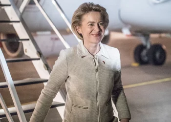Ka edhe kështu/ Von der Leyen kërkon rritje page, nuk i dalin 31.250 euro në muaj