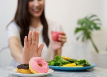 Ja çfarë ndodhë me trupin tuaj nëse hiqni dorë nga sheqeri