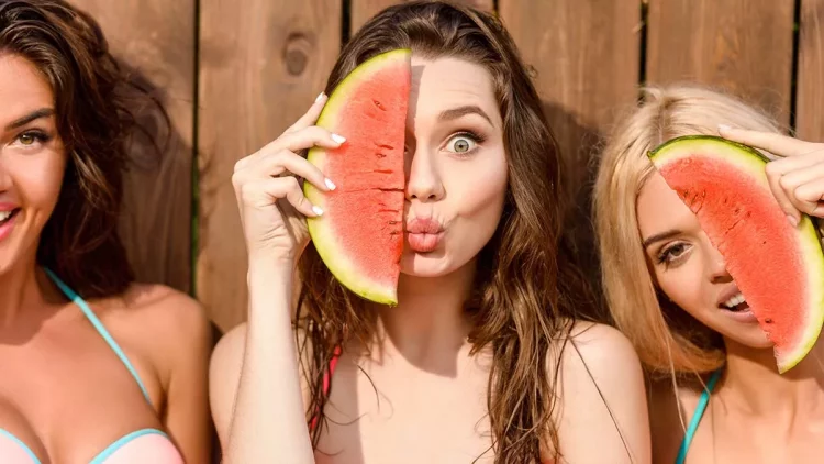 Dhjetë këshilla për të shkuar në plazh me më pak peshë