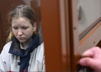 Rusia ia zgjat paraburgimin të dyshuarës për vrasjen e blogerit pro-Kremlinit