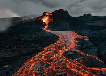 Për herë të fundit shpërtheu në 1538: A po aktivizohet sërish vullkani italian?