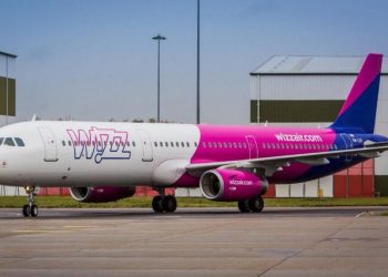 Udhëtarët në panik, avioni i Wizz Air i nisur nga Tirana drejt Lionit shpall emergjencë në fluturim