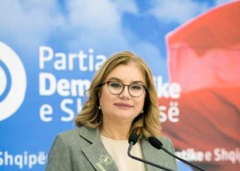 Demokratët propozojnë Zheni Gjergjin në krye të Komisionit për Shëndetësinë