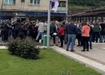Arrestohen tre serbë në Zveçan, ndalnin automjetet në rrugë