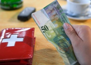 Zvicra, vendi ku nuk ka pabarazi në paga mes burrave dhe grave