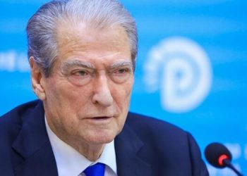 Pse Berisha nuk ka bërë asnjë takim publik ? Gazetari e thotë troç: Pa para në Rrogozhinë nuk fitohet