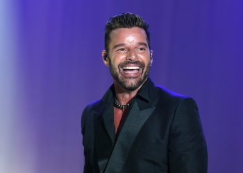 Para koncertit në Tiranë, Ricky Martin relaksohet në plazh