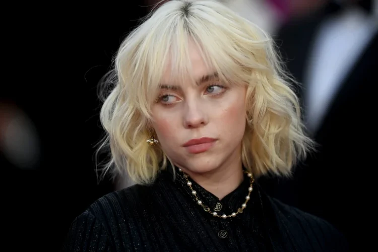 Billie Eilish përlotet, i thotë lamtumirë …