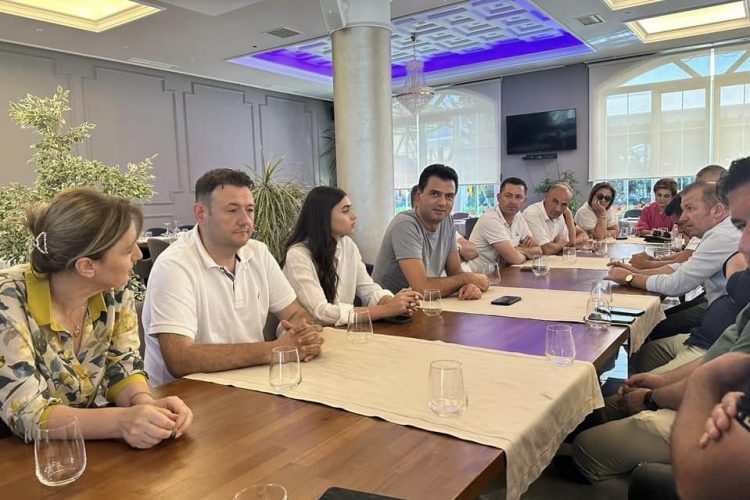 Basha nuk humbet kohë, nis nga Durrësi organizimin e …