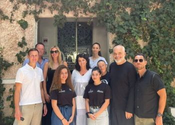 Vajza e Trump në muzeun “Shtëpia e Gjetheve”, e shoqëron Rama