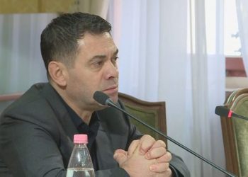 “Ahmetaj më thirri në zyrë”/ Dëshmia e punonjëses së administratës kundër ish-ministrit: Ja çfarë më kërkoi