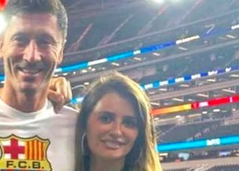 Lewandowski përqafon Penelope Cruz! Si reagoi gruaja e tij?