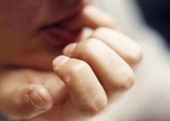 Shkakton dëm permanent, ja pse duhet të hiqni dorë nga ky ves