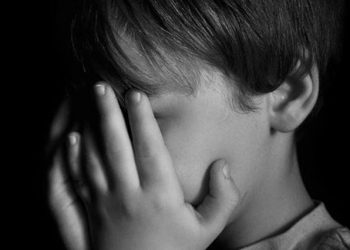 Skandaloze! Zbulohet marrëdhënia intime e 17-vjeçarit me mësuesen: Shkonim në varreza që…