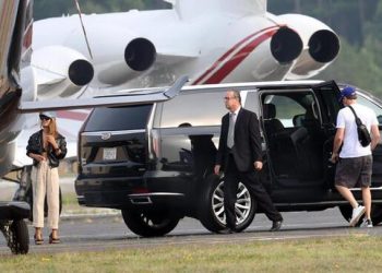 DiCaprio “harron” Gigi Hadid, shfaqet në shoqërinë e partneres së re