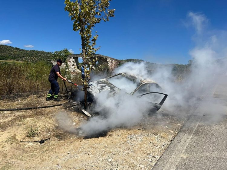 Shkrumbohet nga flakët automjeti, dyshimet e para