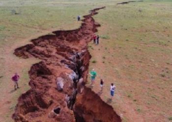 Shkencëtarët paralajmërojnë ndarjen e kontinentit: Do krijohet një det i ri