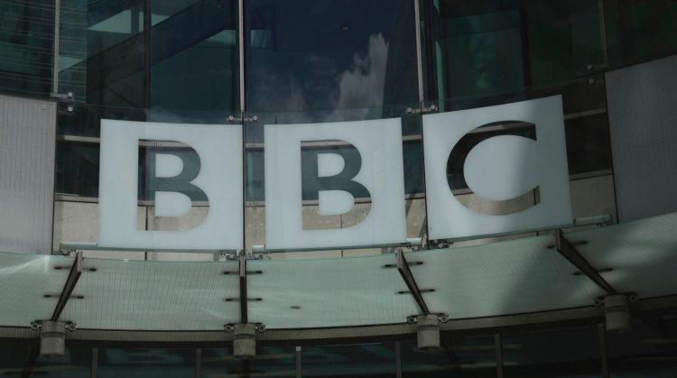 Gazetari i BBC-së George Alagiah vdes në moshën 67-vjeçare