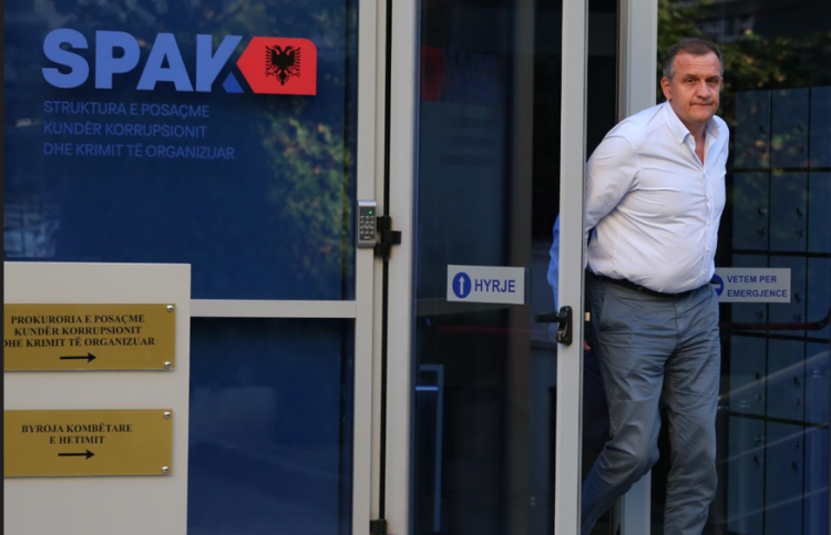 Drejtësi me regji/ Si të lëshon dhe si të mban Edi Rama rreth vetes