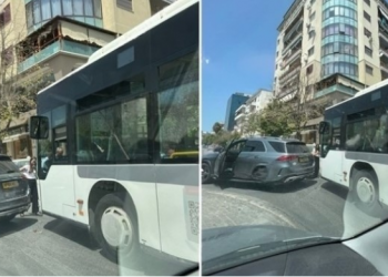 Aksident në Durrës, autobusi përplaset me makinën
