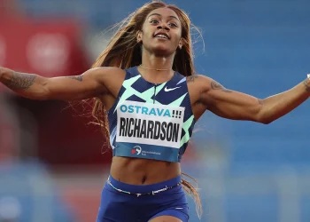Atletja Richardson “plumb” në garën e 100 metërshit, shënon rekordin fantastik (VIDEO)
