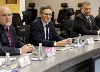 Shtyhet vizita e delegacionit amerikan në Kosovë, nuk dihen arsyet