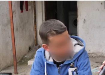 U rrit nga prindër romë pas braktisjes, 13-vjeçari bëhet me shtëpi të re