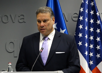 Escobar: Kemi sinjale se Vuçiç është gati të pranojë tre pikat e BE-së