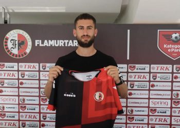 Një mbrojtës i ri për Flamurtarin, vlonjatët firmosin me ish-in e Teutës
