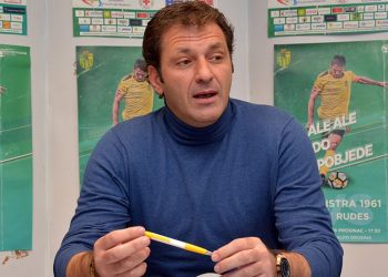 Trajneri i Bylisit flet hapur: Ne meritojmë të jemi në…