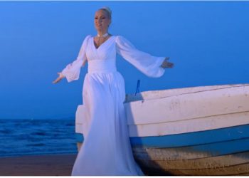 Gili nxjerr në treg këngën e saj të re (VIDEO)