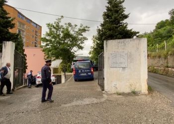 Dhunuesit e gazetarit në Lezhë dënohen 4 dhe 5 muaj burg