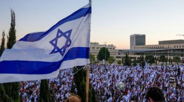 Në prag të votës për reformën gjyqësore, Izraeli bën thirrje për…