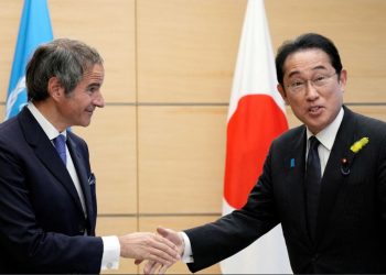 Miratohet plani i Japonisë për shkarkimin e ujit radioaktiv në oqean