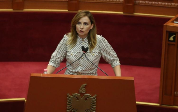 Clinton në Tiranë/ Tabaku kritika PS-së: Po e trajtoni si vizitë private, Kuvendi duhej ta përshëndeste